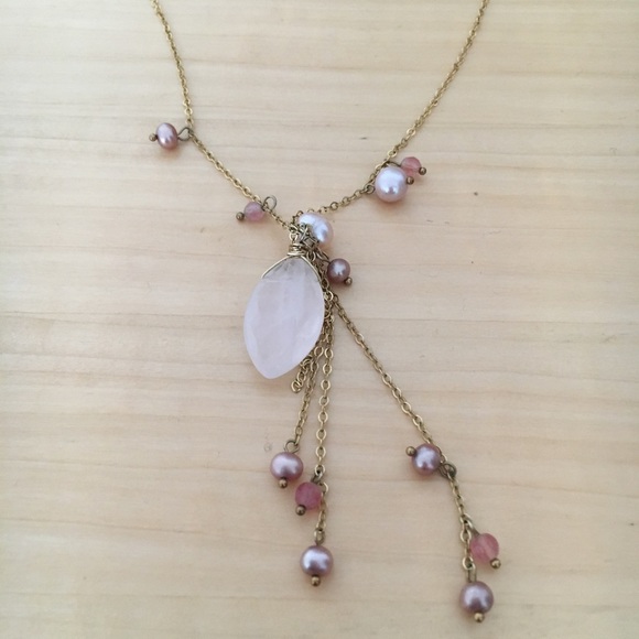 Rose Quartz and Fresh Water Pearl Gold Necklace - Picture 3 of 5